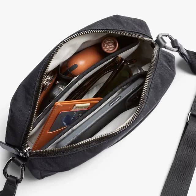 【Bellroy】Tokyo Crossbody 隨身側背包 斜背包 小包 女包 禮物 送禮 推薦(炭灰黑色)