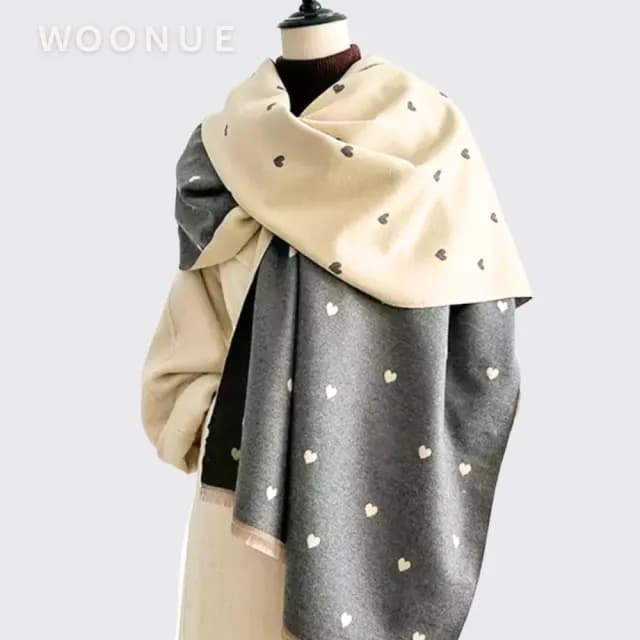 【WOONUE】時尚秋冬繽紛愛心款柔軟保暖羊毛絨質感親膚寬版斗篷圍巾冷氣披肩(女友老婆媽媽情人生日禮物)