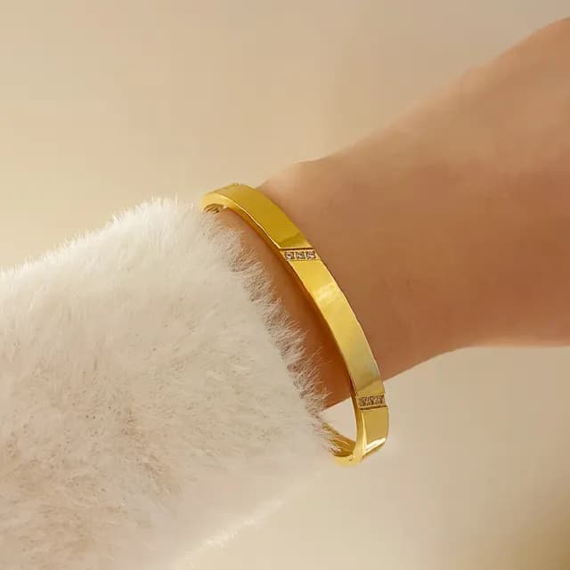 【CReAM】Tracey 簡約斜紋亮鑽水鑽金色女手環手鐲(生日 禮物 送禮 禮盒)