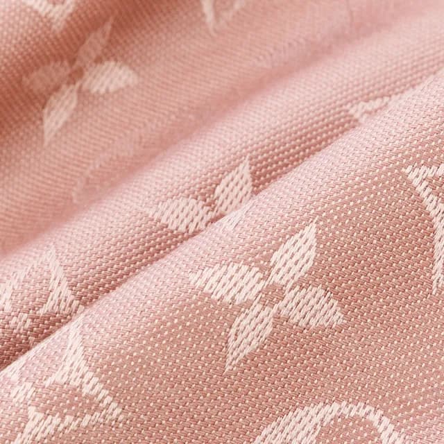 【Louis Vuitton 路易威登】經典MONOGRAM羊毛絲綢披肩/圍巾142 x 142 cm(多色任選)