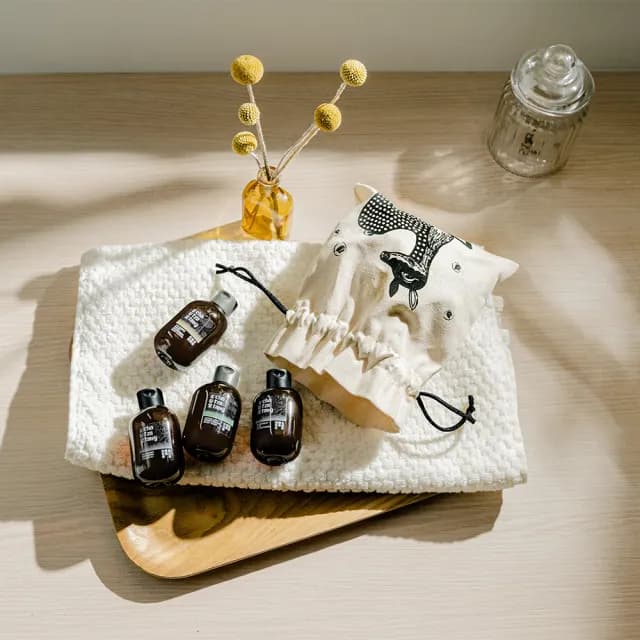 【茶籽堂】小鹿袋洗沐旅行組｜50mLx4(洗髮露/沐浴露/護髮素/乳液/送禮推薦)