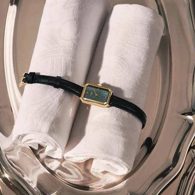 【TISSOT 天梭】SRV系列 復古經典方形珍珠貝石英錶-30mm/金(T1601103612600)