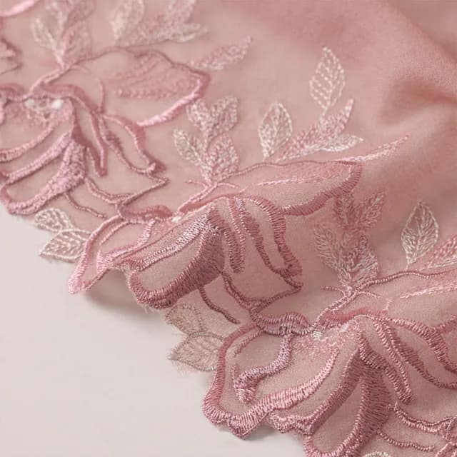 【I.Dear】100%羔羊毛花朵刺繡200支紗水溶羊毛圍巾披肩(羔羊絨/交換禮物)