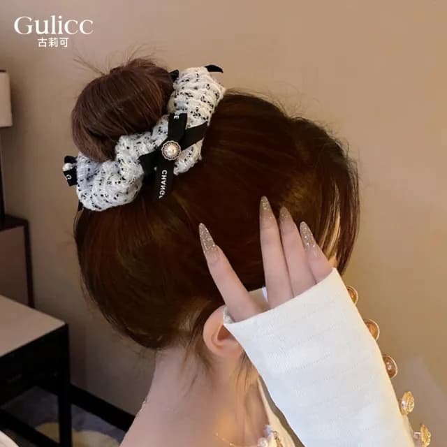 【Gulicc】小香風 珍珠蝴蝶結髮圈(雙11 聖誕節 生日 髮飾 頭飾 鯊魚夾 抓夾 禮物)