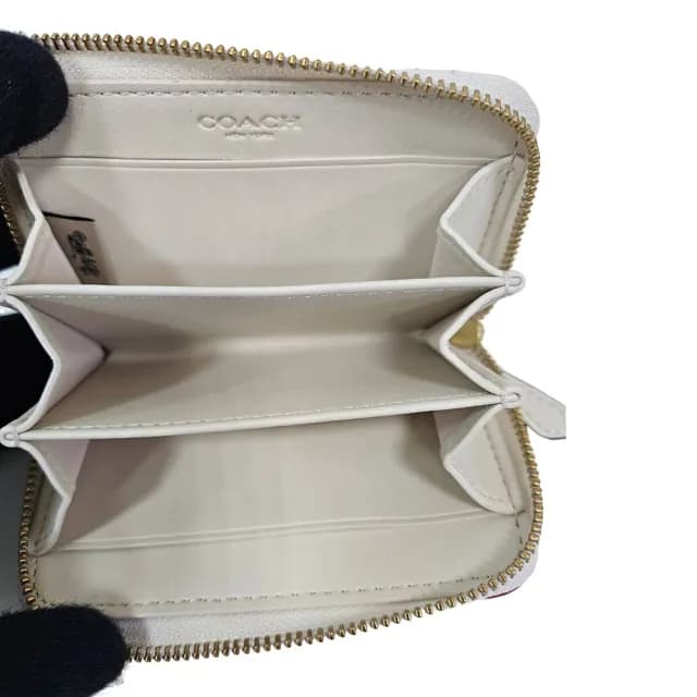 【COACH】ESSENTIAL限量專櫃愛心印花卡夾包零錢包禮盒組(贈原廠防塵袋紙袋送禮)