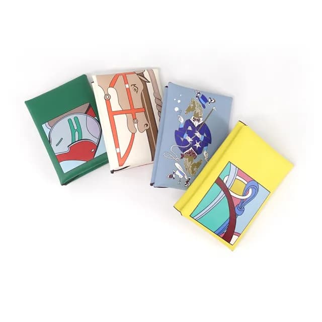 【LouiseC.】Tree House 牛皮時尚印花釦式卡片零錢包短夾-4色(YS25199)