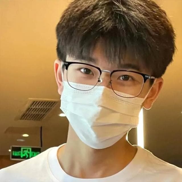 【LEESA】金屬眼鏡\眼鏡\眼鏡框\眼鏡架\輕量鏡架\眉框眼鏡\半框眼鏡\黑框眼鏡\男生眼鏡\附眼鏡盒\高品質\禮物