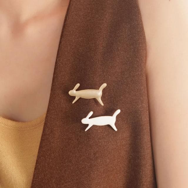【LEESA】兔子別針\兔子胸針\造型胸針\日系飾品\女胸針\可愛胸針\生肖別針\圍巾扣\髮飾\氣質胸針\送禮\女生禮物