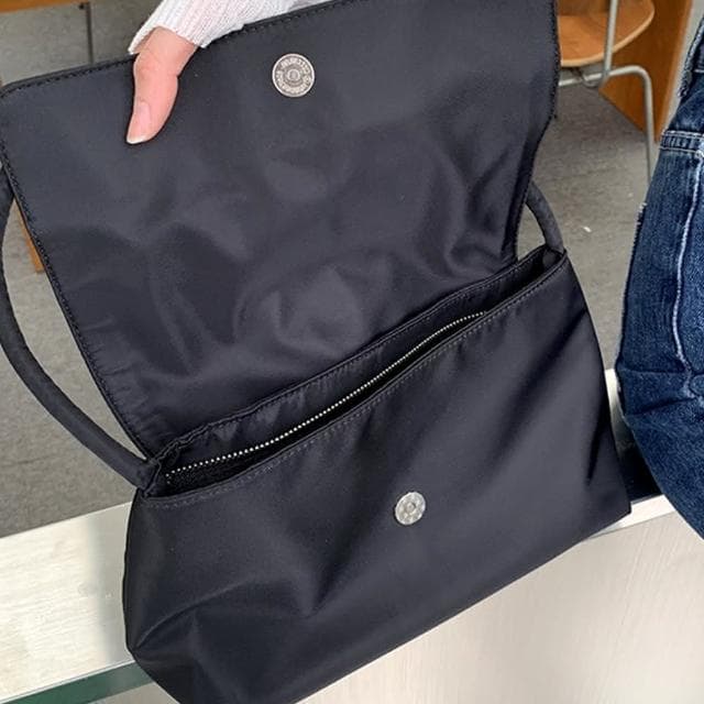 【LEESA】尼龍小包\包包女\尼龍包\腋下包\手提包\精品包\大容量包包\單肩包\韓國包包\百搭包包\黑色包包\女生禮物
