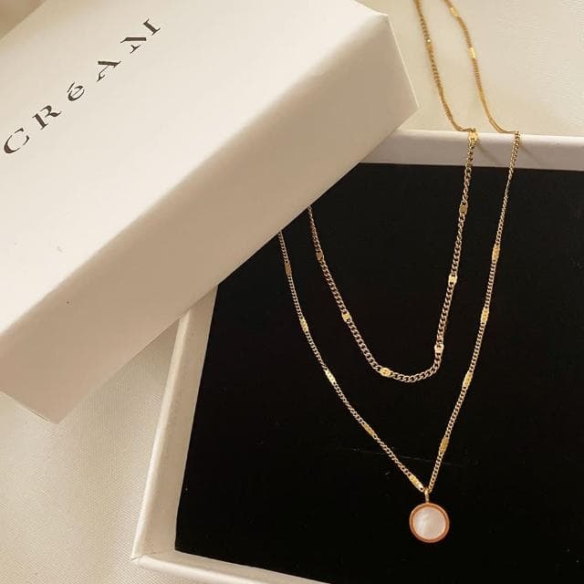 【CReAM】Violet 雙層訪白貝殼鈦鋼鍍18K金色 綴飾女項鍊(生日 禮物 送禮 禮盒)