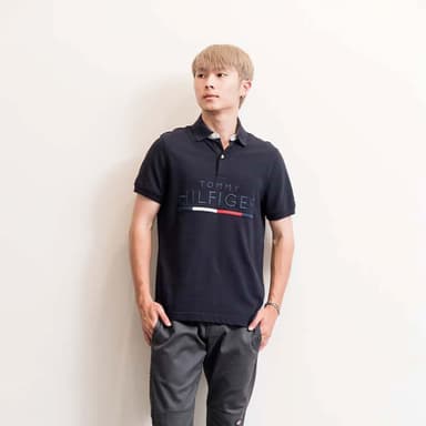 【Tommy Hilfiger】男版 POLO衫 刺繡雙排文字國旗LOGO 短袖 上衣 美國(現貨 禮物 父親節禮物 立領 夏天)