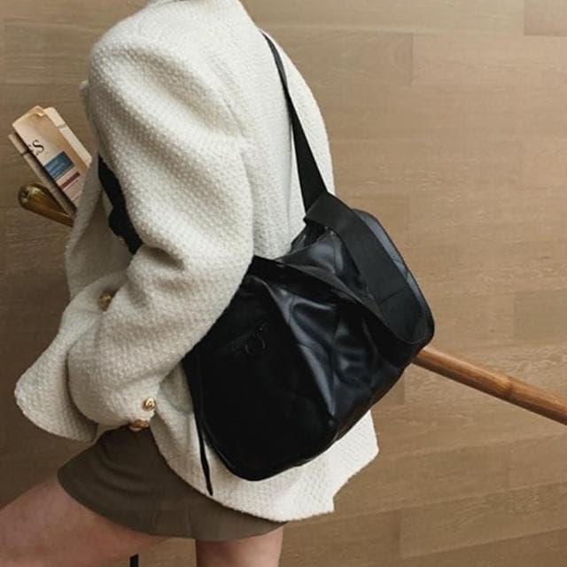 【LEEHER】女包/包包/尼龍側背包/大容量包包/皮革斜背包/菱格側背包/枕頭包/寬背帶斜背包/情侶包/禮物