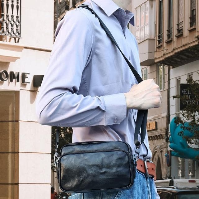 【LEEHER】男生/包包/小方包/真皮側背包/斜背包/小包包/黑色包包/斜背包/側背包/真皮小背包/牛皮包包/禮物