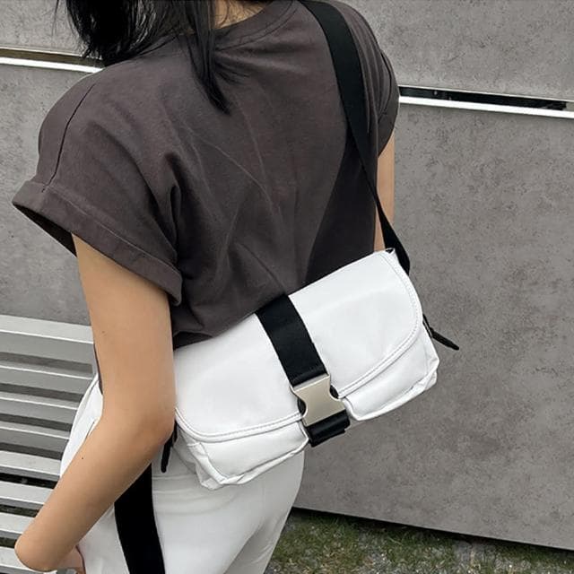 【MoonDy】包包 斜背包 小方包 工裝包 大容量側背包 情侶包包 休閒包包 防水小包 黑色斜背包 白色小包 男生包包 小禮物