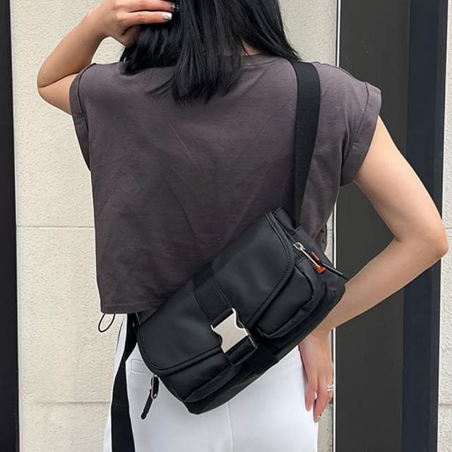 【MoonDy】包包 斜背包 小方包 工裝包 大容量側背包 情侶包包 休閒包包 防水小包 黑色斜背包 白色小包 男生包包 小禮物