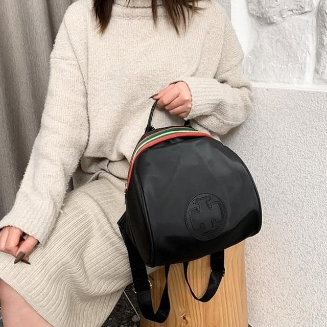 【LEESA】尼龍後背包\包包\後背包\貝殼包\雙肩包\後背女包\黑色背包\防潑水包包\輕便包包\大容量後背包\兩用背包\禮物