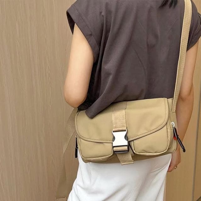 【LEEHER】女生/包包/斜背包/小方包/工裝包/休閒包包/防水小包/黑色斜背包/白色小包/大容量側背包/情侶包包/男生包包/小禮物