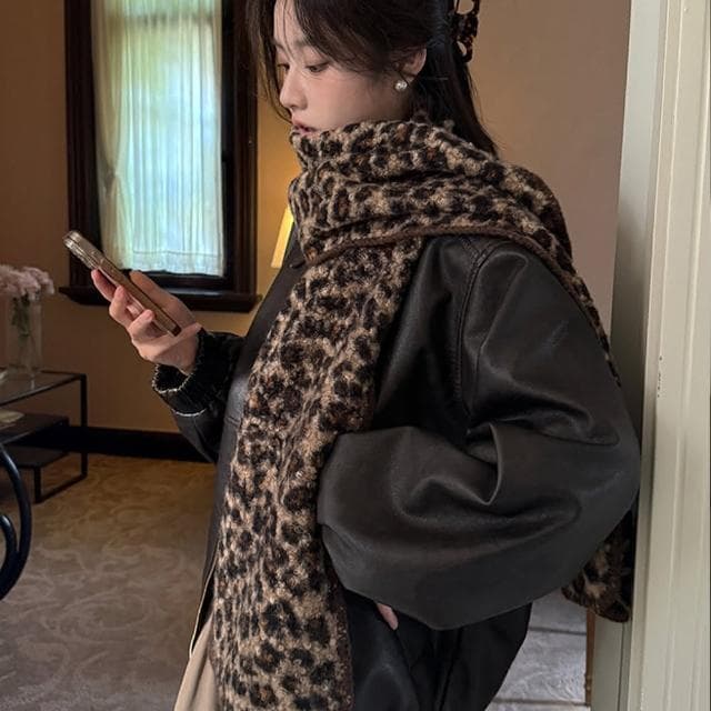 【MoonDy】圍巾 圍脖 豹紋圍巾 仿羊毛圍巾 時尚配件 披肩圍巾 短圍巾 高級感 羊毛卷 雙面圍巾 時髦精 韓國圍巾 小禮物