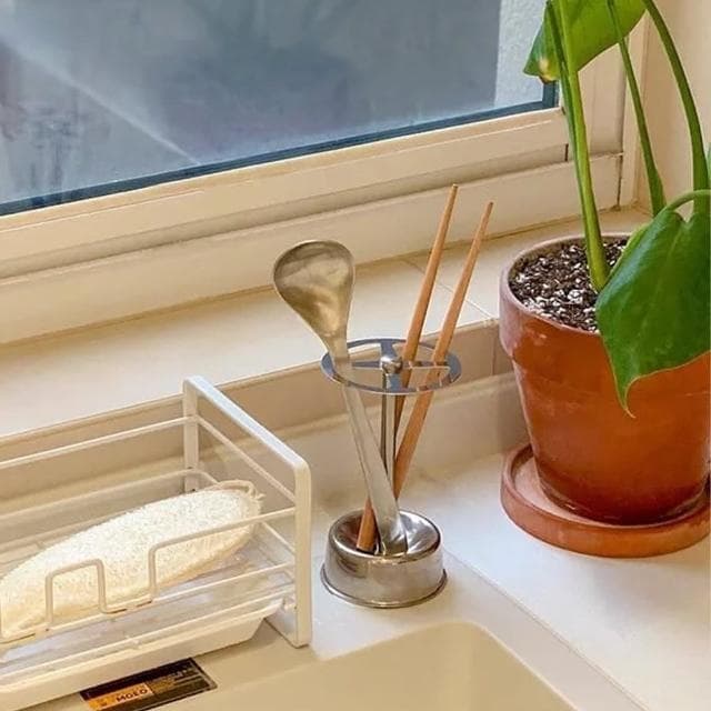 【MYUMYU 沐慕家居】質感銀牙刷架不鏽鋼牙刷架 防水牙刷架 防滑牙刷架 桌面牙刷架 浴室牙刷架