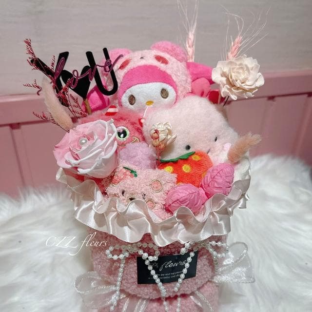 敲可愛美樂蒂玩偶永生花花束-(情人節花束/生日禮物/告白花束/週年慶/畢業花束)