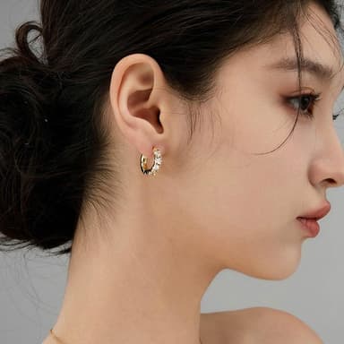 【LEEHER】祖母綠/小圈耳環/高級感/輕奢/耳飾/耳扣/耳環/耳環女/簡約耳環/ins風/小配飾/韓國飾品/送女生/生日禮物/