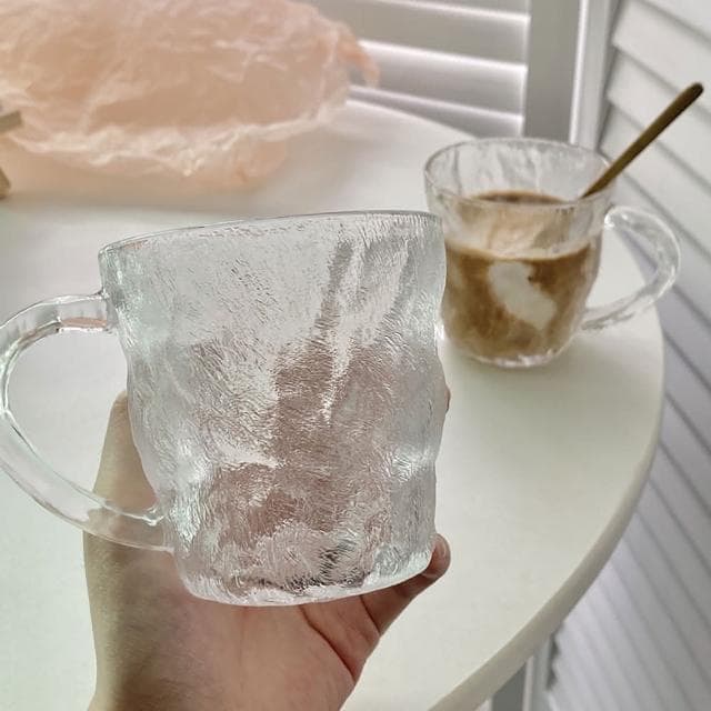 【MYUMYU 沐慕家居】高質感冰霧杯 有把手 冰塊感馬克杯拍照道具/居家裝飾