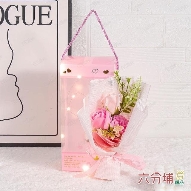 【六分埔禮品】LED玫瑰香皂花康乃馨花PVC禮盒-粉色(Ins生日畢業禮物花束人造花母親節告白情人節求婚)