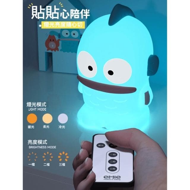【SANRIO 三麗鷗】人魚漢頓軟Q拍拍小夜燈 (3D立體造型 床頭小夜燈 可調光小夜燈 三檔色溫 一拍即亮 捏捏燈 解壓 手辦 公仔 擺件 玩具 兒童夜燈 臥室裝飾 送禮 生日禮物 交換禮物 聖誕禮物)