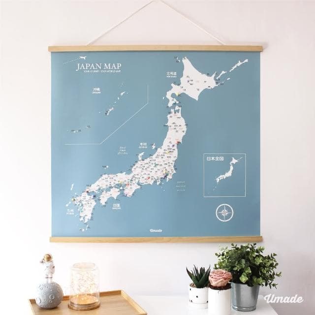 【Umade】日本地圖木框海報 月白灰色 附磁鐵地標扣 (牆壁裝飾 房間佈置 情侶禮物 生日禮物 旅遊回憶 禮物推薦 紀念禮物 居家裝飾 旅行紀錄)