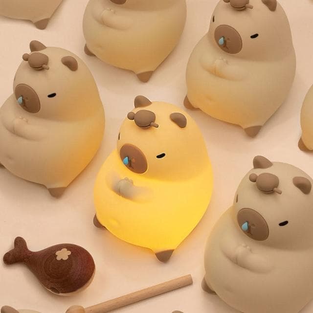流鼻涕的卡皮巴拉拍拍燈小夜燈 卡皮巴拉造型夜燈 捏捏燈 拍拍燈  水豚君夜燈 交換禮物 聖誕節禮物 畢業禮物