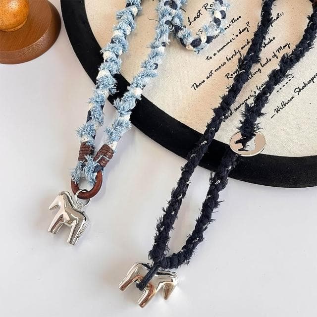 【MoonDy】飾品 項鍊 女生項鍊 禮物 木馬 小馬 牛仔 手工編織 毛衣項鍊 長項鍊 情侶項鍊 生肖項鍊 設計感 對鍊 百搭