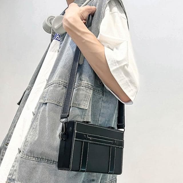 【LEEHER】女生/包包/斜背包/盒子包/箱包/個性包包/情侶包/男士斜背包/黑色包包/硬殼包/手機包/小包包/情侶禮物/生日禮物