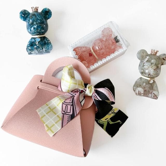 【Dawn Fashion 彤恩時尚】包好運水晶熊 絲巾包組 // 粉水晶 共4款畢業禮物//生日禮物