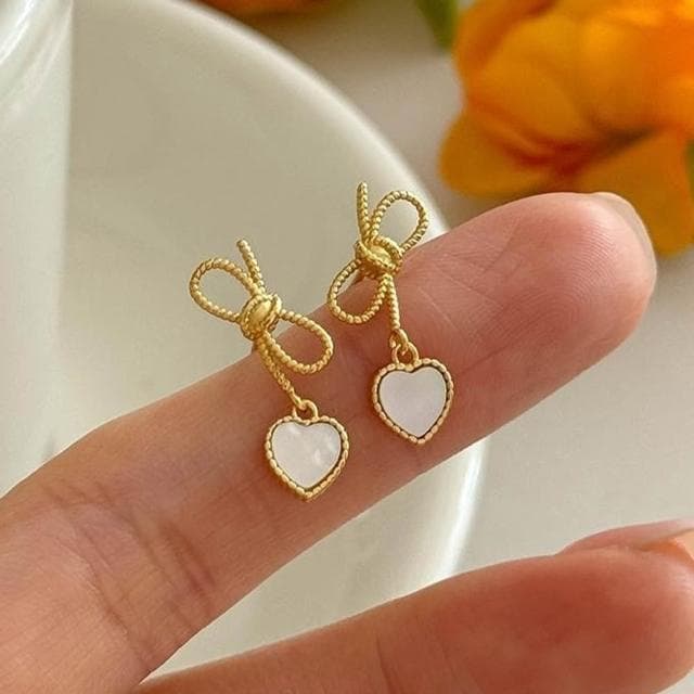 【LEESA】愛心耳環\蝴蝶結耳環\耳環\飾品\女生耳環\耳環女\小耳環\韓式耳環\簡約耳環\百搭\耳釘\耳飾\抗過敏