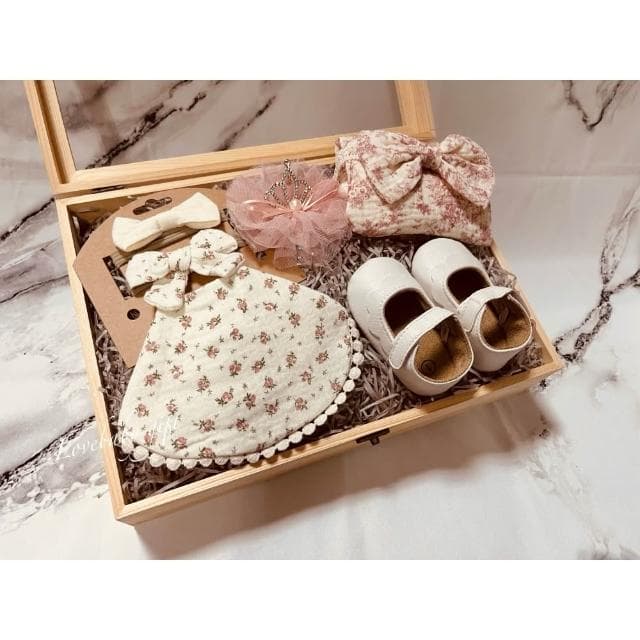 女寶寶禮盒 粉碎花·彌月禮盒·滿月禮·嬰兒禮盒·新生兒禮盒·滿月送禮·彌月禮·寶寶禮盒·寶寶禮物·週歲禮物·滿月送禮