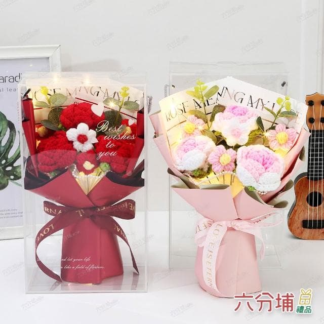 【六分埔禮品】織夢時光LED三玫瑰小花編織花束-多色任選(擺飾母親節情人節約會告白畢業禮物毛編針織盒裝)