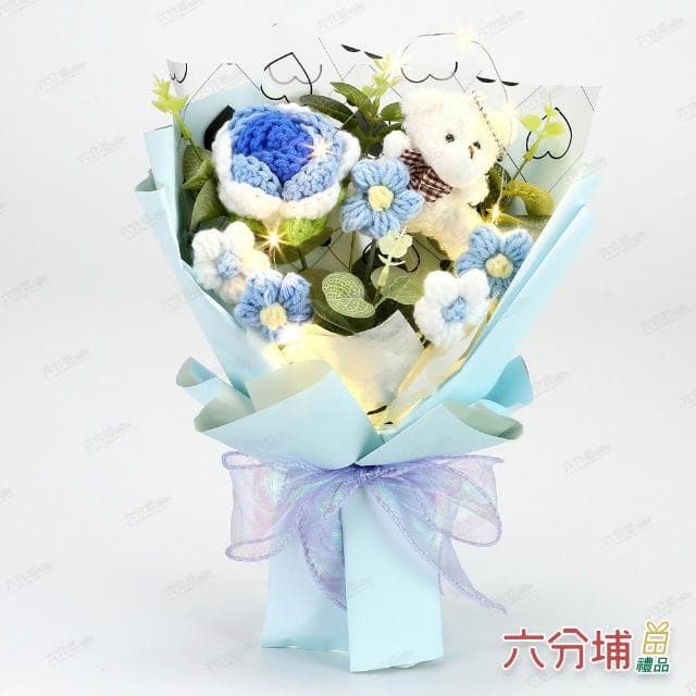 【六分埔禮品】LED小熊織花語玫瑰花束-多色任選(擺飾母親節情人節約會畢業禮物編織玫瑰針織盒裝)