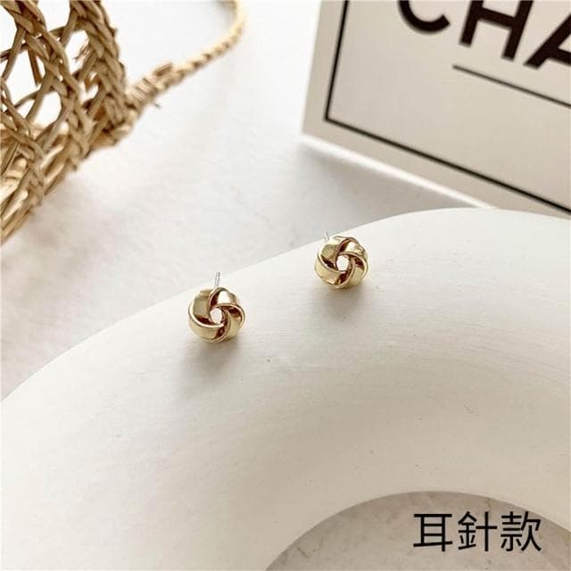 800纏繞扭結耳環 氣質簡約耳環 小巧耳環 女性耳環 百搭耳釘 裝飾物 飾品  配件 S925銀針 銀針耳環