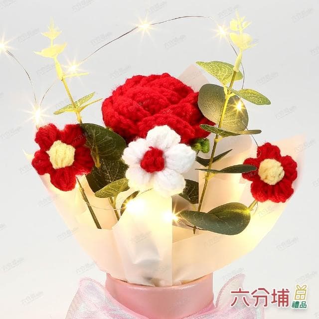 【六分埔禮品】織心玫瑰LED編織小花綠葉花盆-多色任選(擺飾母親節情人節畢業禮物編織針織玫瑰花束)
