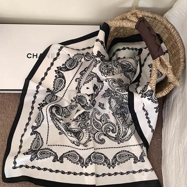 現貨 黑白拼色腰果花方巾 拼接 方巾 絲巾 頭巾 簡約 質感 領巾 髮帶 包巾 脖圍 飾品