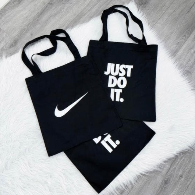 【NIKE 耐吉】NIKE黑白手提帆布包 帆布包 托特包 黑白 手提包 送禮 生日禮物 BG018-010A