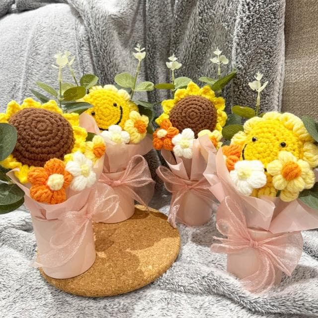 畢業禮物 抱抱桶 向日葵花桶 毛線針織花 永生花 畢業典禮 畢業季 玩偶花束 家飾 擺件 S550016