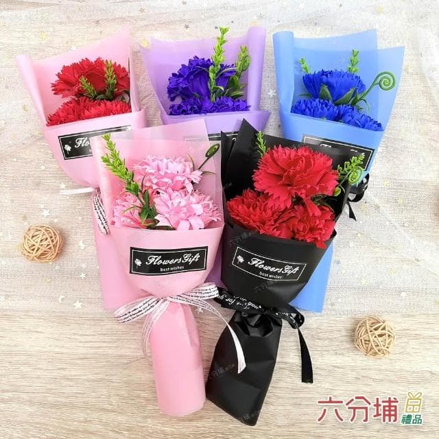 【六分埔禮品】三朵康乃馨香皂花束-盒裝附提袋-多色任選(擺飾母親節禮物香皂花人造花)