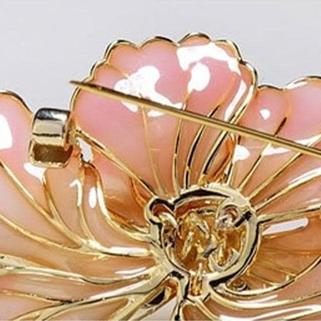 【EMMA SUE】金屬別針 造型胸針 鋯石 旗袍配件 送長輩 紀念日禮物 新年胸針 珍珠 配飾 優雅 花開富貴 牡丹花 胸針 別針 