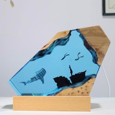 溶洞鯨魚潛水夫桌面擺件海洋藝術工藝品實木樹脂燈生日禮物飾品