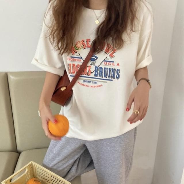 【LEESA】短袖T恤\美式短t\純棉上衣\白色短袖\女短T\設計感上衣\寬鬆\卡通上衣\落肩上衣\生日禮物\衣服\上衣\短t