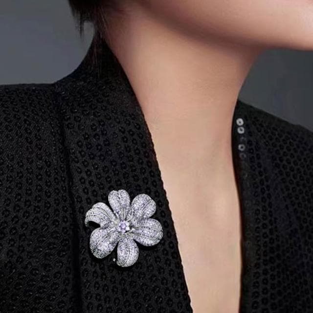 【LEESA】金屬別針\復古胸針\造型胸針\鋯石\花朵\配飾\優雅\配件\送媽媽\情人節禮物\花開富貴\小香風\胸針\別針