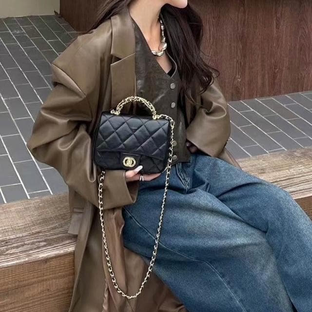 【LEESA】真皮包包\菱格包包\小香風包包\包包\手提包\斜背包\鏈條包\鏈條手提包\牛皮斜背包\小方胖\復古女包\女生禮物