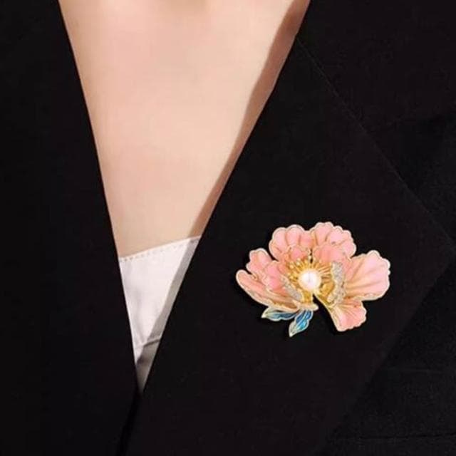 【LEEHER】造型胸針/鋯石/旗袍配件/新年胸針/花開富貴/牡丹花/胸針/別針/金屬別針/珍珠/配飾/優雅/送長輩/紀念日禮物/