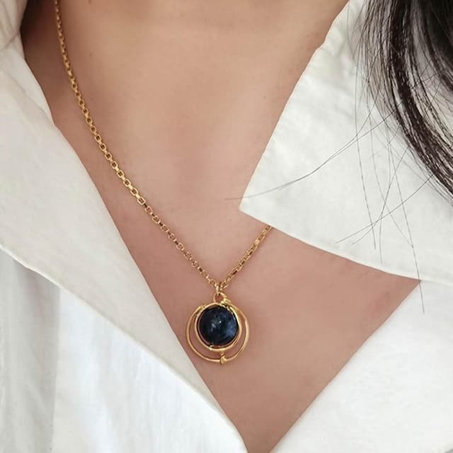 【LEEHER】星球項鍊/小眾設計/項鍊/女生項鍊/青金石/吊墜/吊飾/ 18k/金項鍊/個性項鍊/鎖骨鍊/飾品/高級感/生日禮物